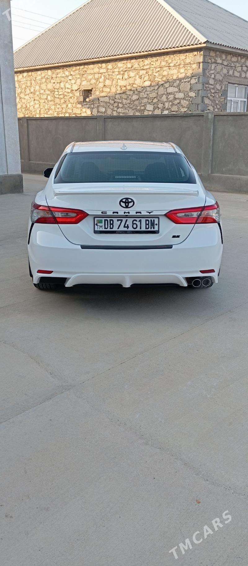 Toyota Camry 2021 - 320 000 TMT - Balkanabat - img 2