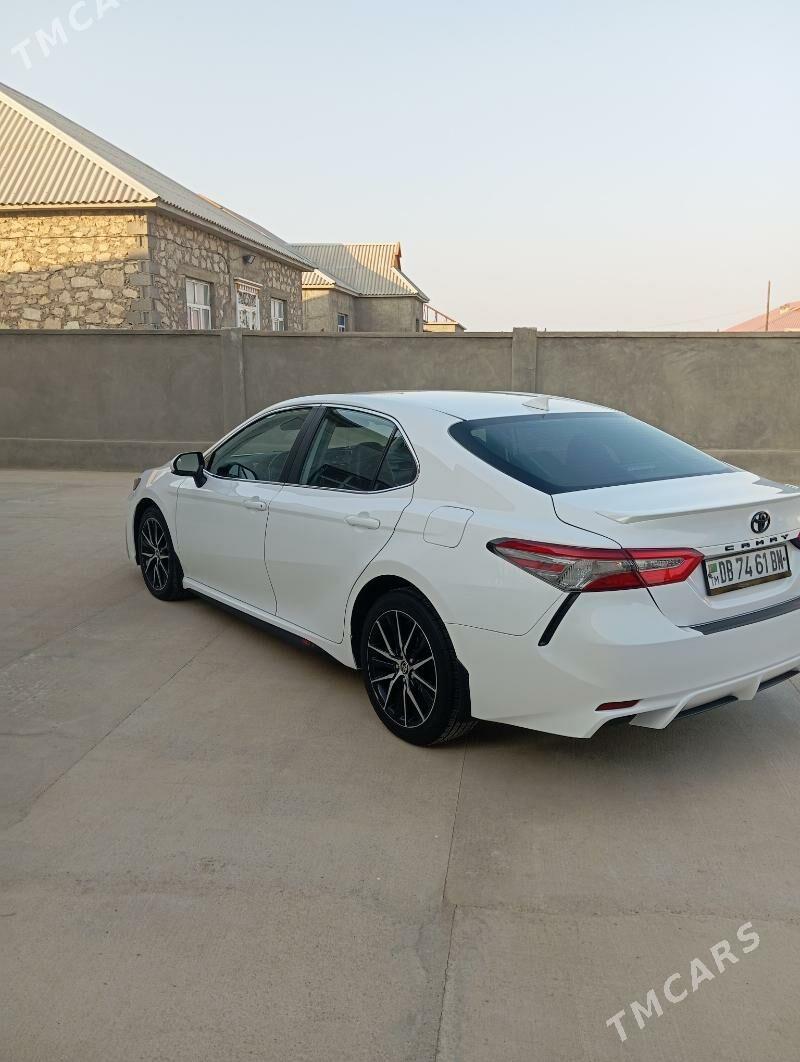 Toyota Camry 2021 - 320 000 TMT - Balkanabat - img 3
