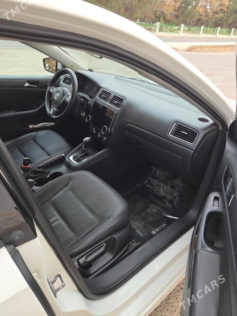Volkswagen Jetta 2011 - 165 000 TMT - Podwoýski köç. (Bitarap Türkmenistan şaýoly) - img 7