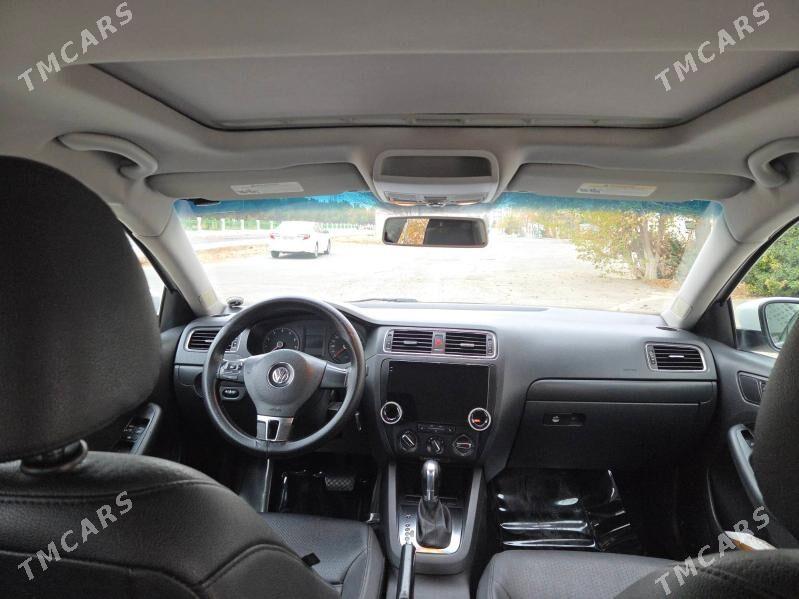 Volkswagen Jetta 2011 - 165 000 TMT - Podwoýski köç. (Bitarap Türkmenistan şaýoly) - img 9