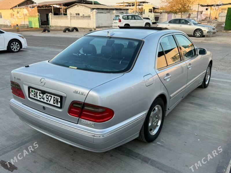 Mercedes-Benz E320 2000 - 125 000 TMT - Balkanabat - img 3