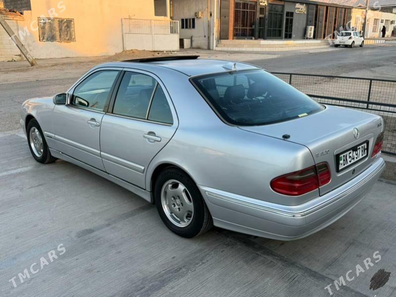 Mercedes-Benz E320 2000 - 125 000 TMT - Balkanabat - img 4
