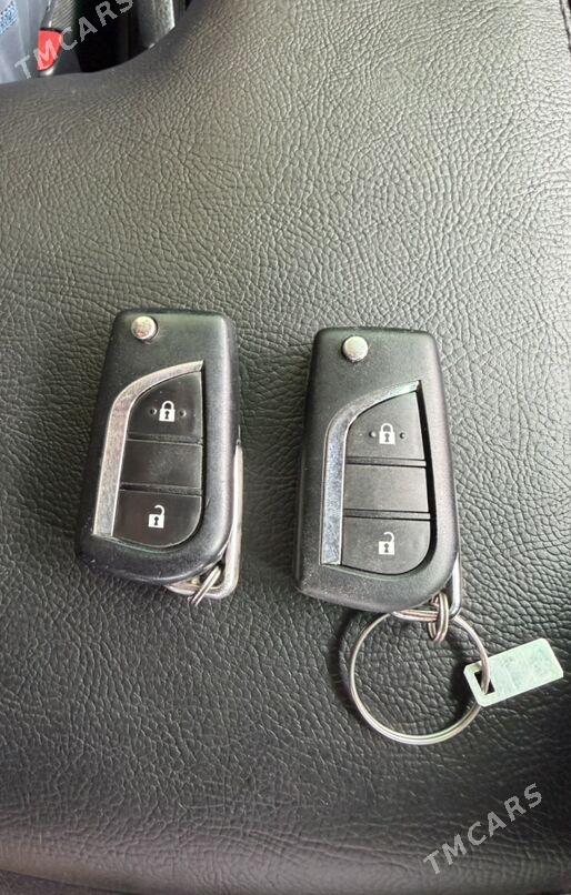 Toyota Hilux 2016 - 480 000 TMT - Aşgabat - img 9