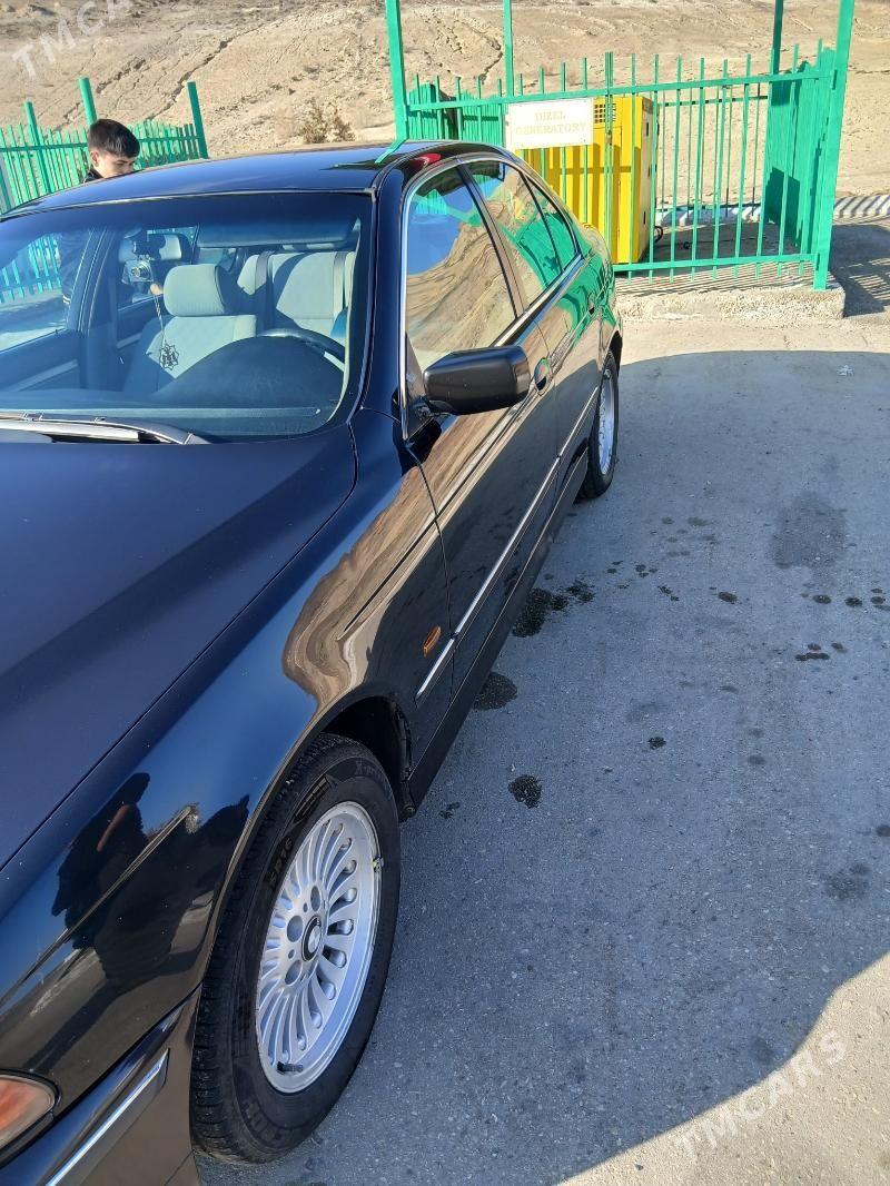 BMW E39 1999 - 76 000 TMT - Туркменбаши - img 4