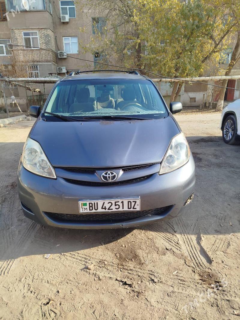 Toyota Sienna 2007 - 190 000 TMT - Дашогуз - img 2