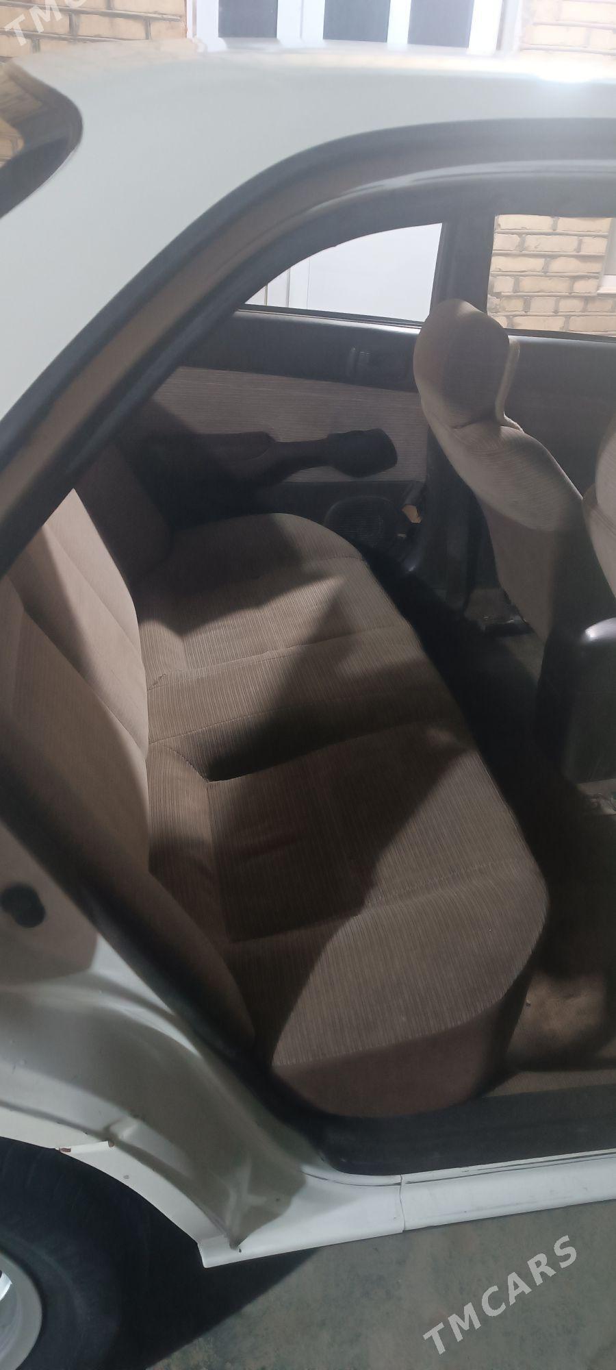 Toyota Carina 1993 - 55 000 TMT - Мары - img 5