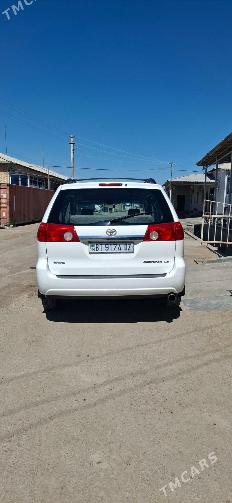 Toyota Sienna 2008 - 295 000 TMT - Дашогуз - img 4