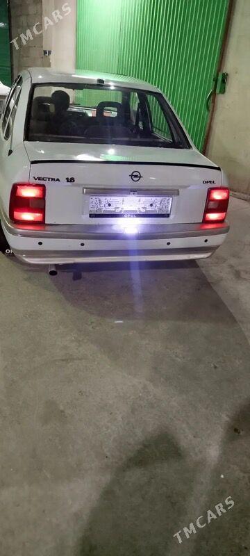 Opel Vectra 1990 - 35 000 TMT - 30 мкр - img 2