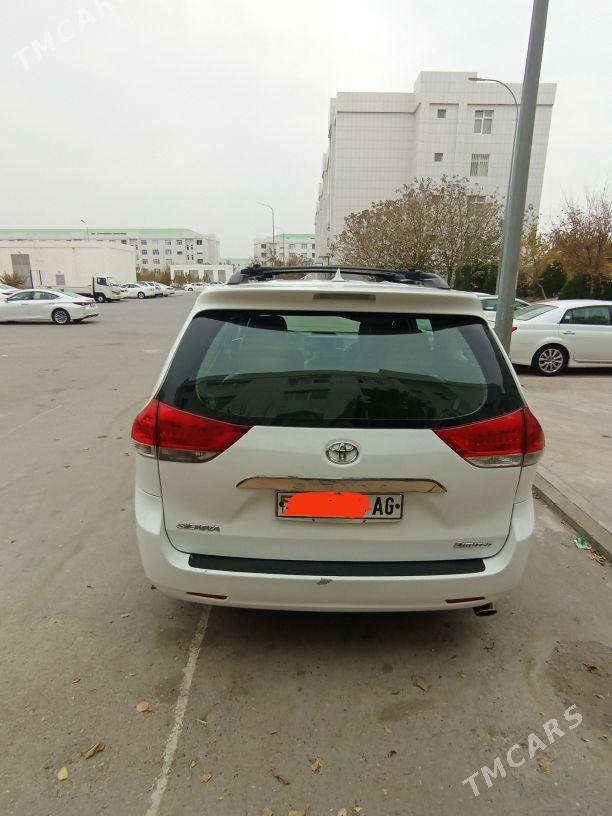 Toyota Sienna 2011 - 330 000 TMT - Ашхабад - img 2
