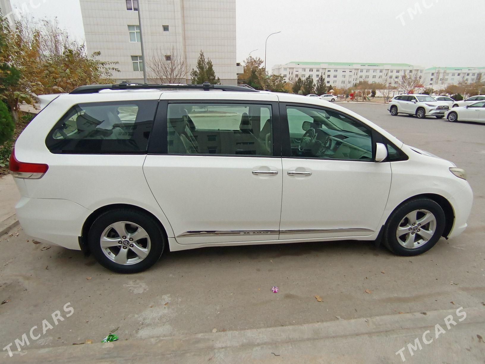 Toyota Sienna 2011 - 330 000 TMT - Ашхабад - img 8