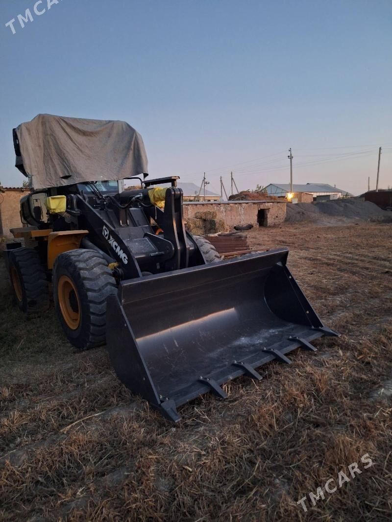 XCMG LW300F 2025 - 660 000 TMT - Köýtendag - img 2