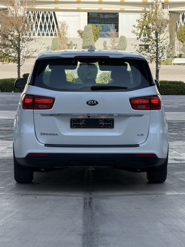 Kia Sedona 2019 - 295 000 TMT - Ашхабад - img 4
