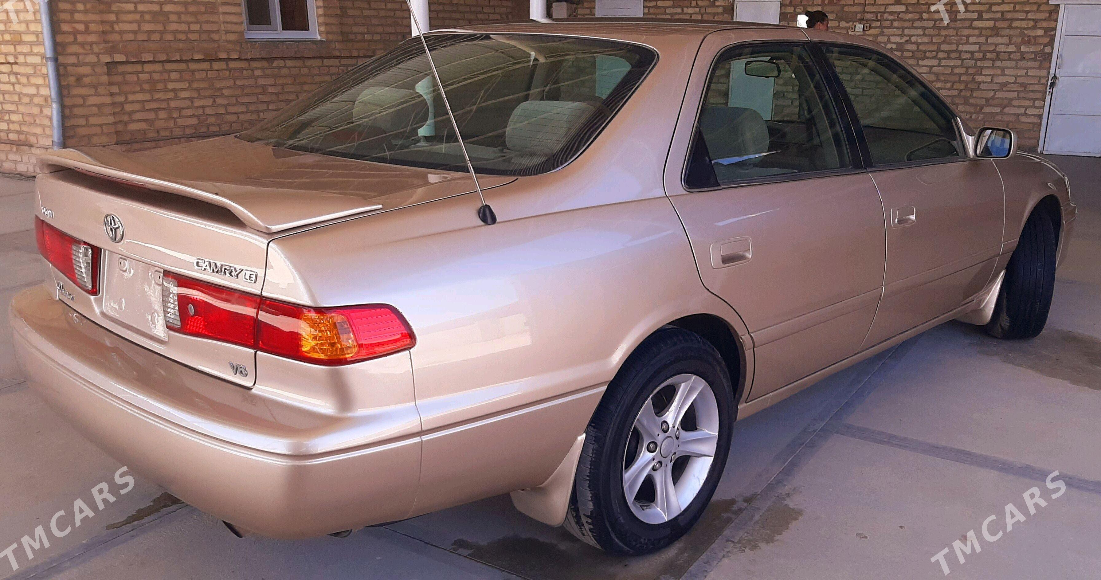 Toyota Camry 2001 - 174 000 TMT - Мары - img 8