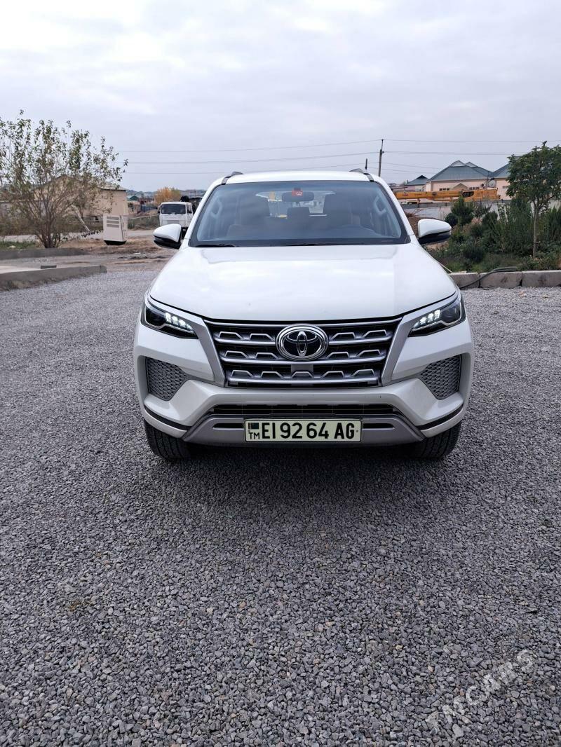 Toyota Fortuner 2021 - 570 000 TMT - Aşgabat - img 2