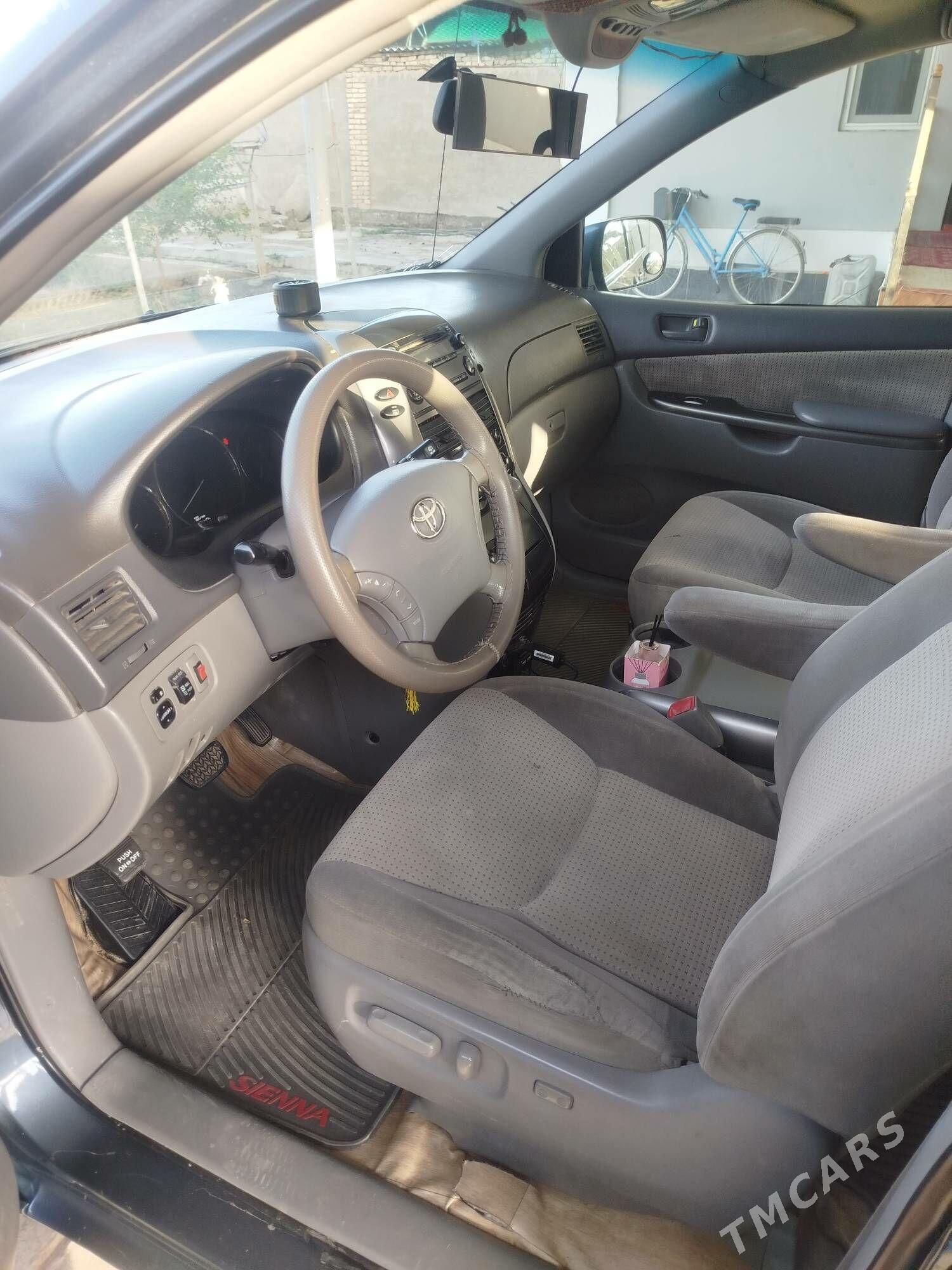 Toyota Sienna 2009 - 220 000 TMT - Ёлётен - img 5