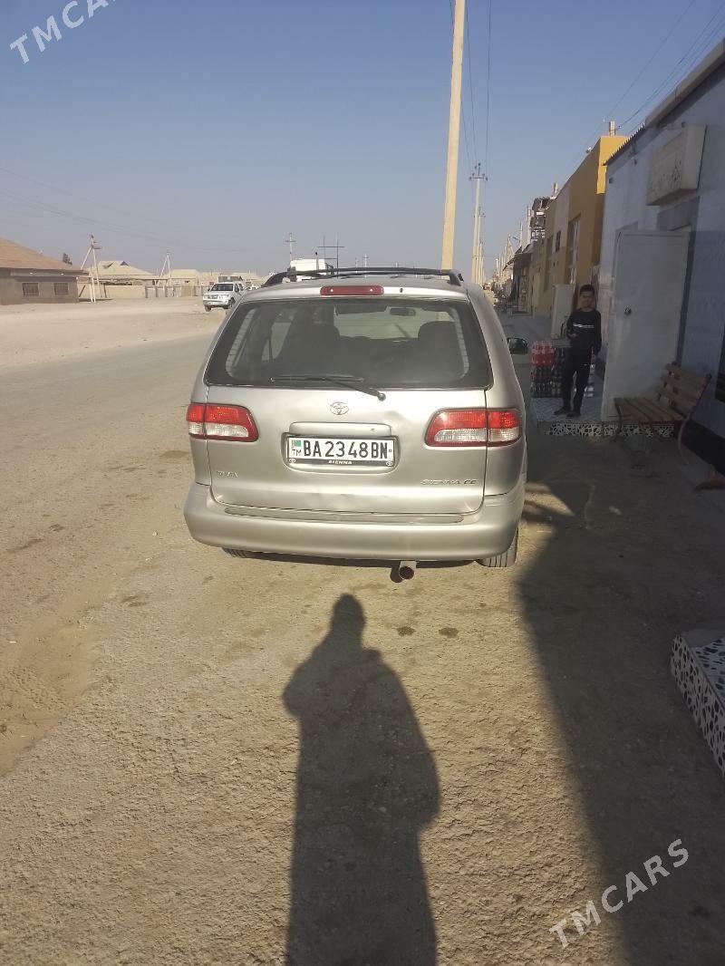 Toyota Sienna 2002 - 170 000 TMT - Гумдаг - img 3