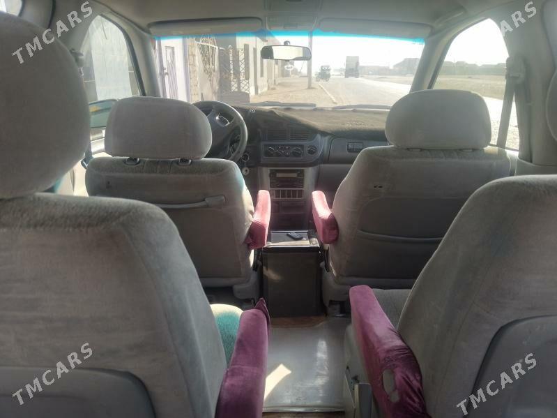 Toyota Sienna 2002 - 170 000 TMT - Гумдаг - img 2