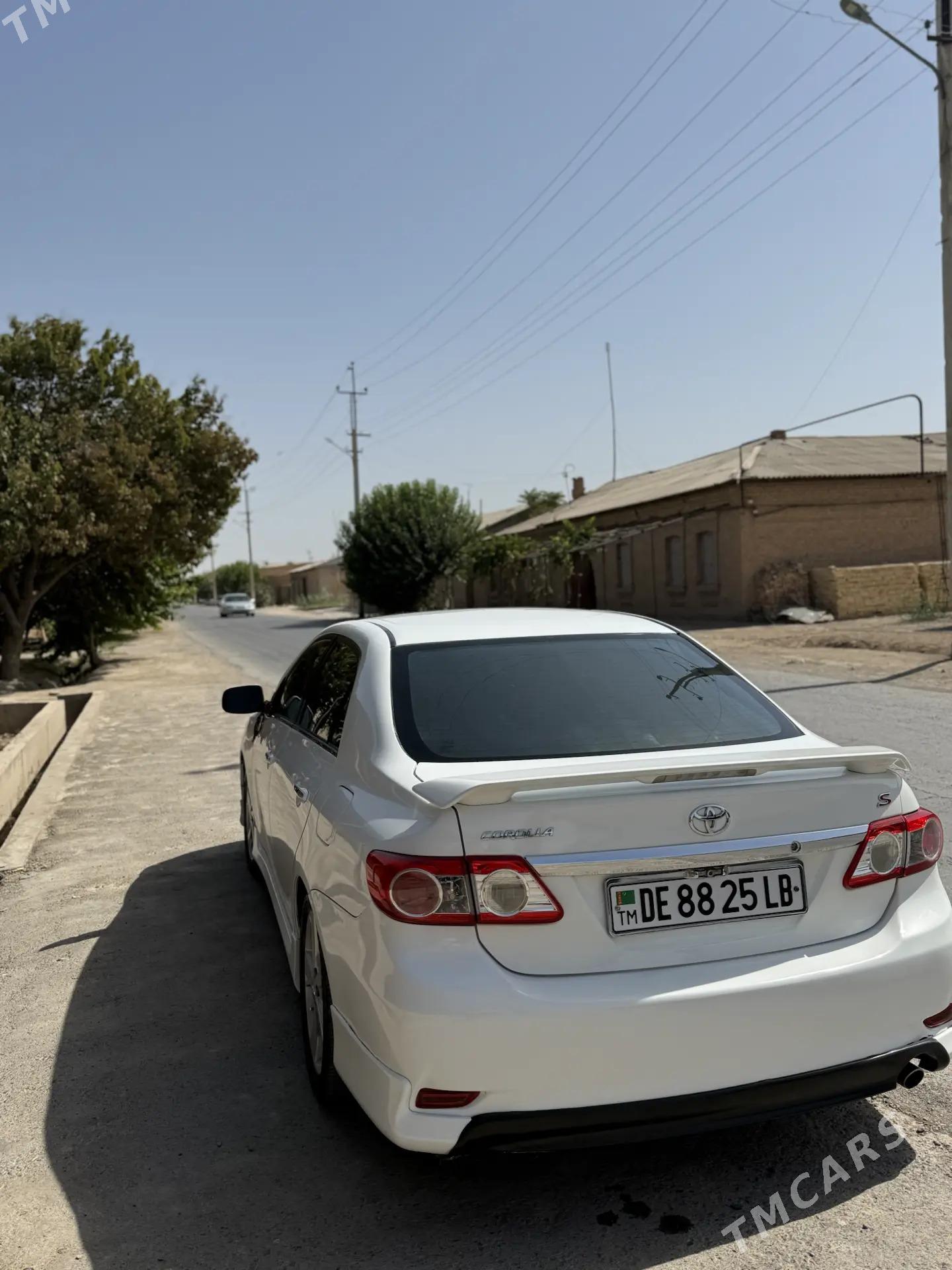 Toyota Corolla 2011 - 160 000 TMT - Чарджоу - img 4