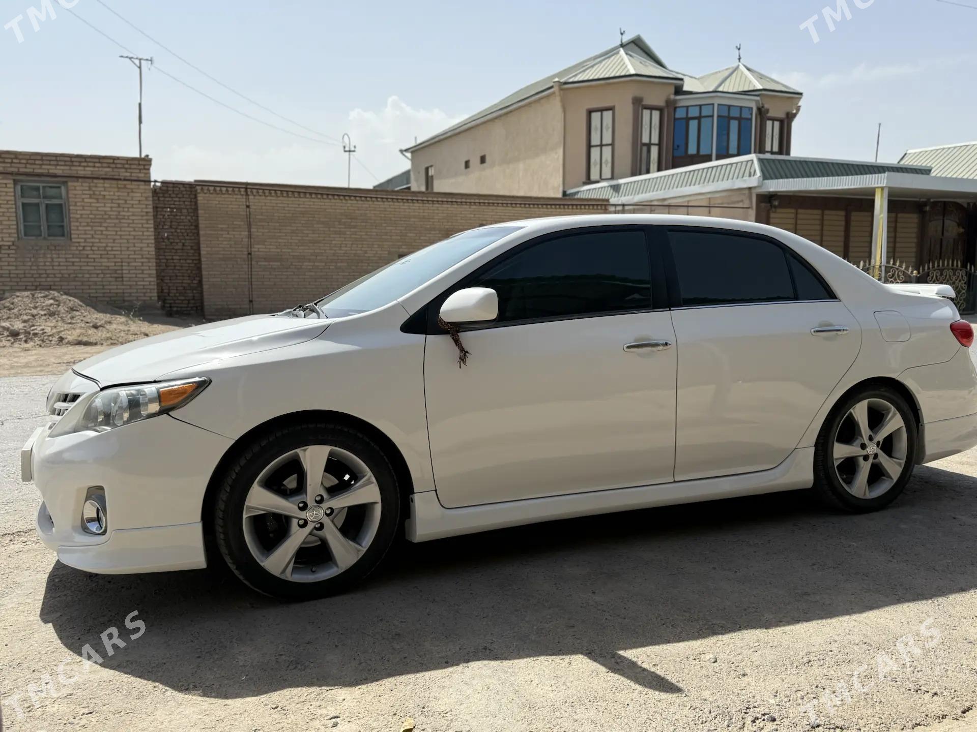 Toyota Corolla 2011 - 160 000 TMT - Чарджоу - img 5