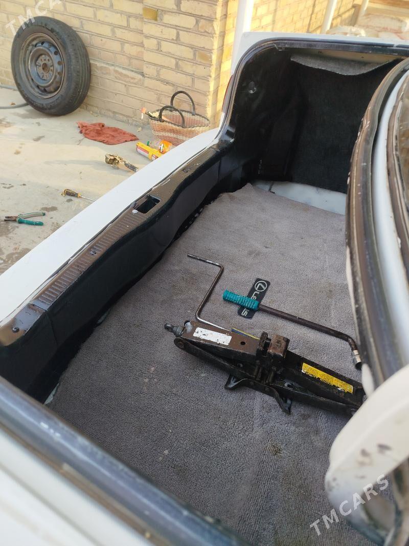 Toyota Camry 1999 - 130 000 TMT - Мары - img 8