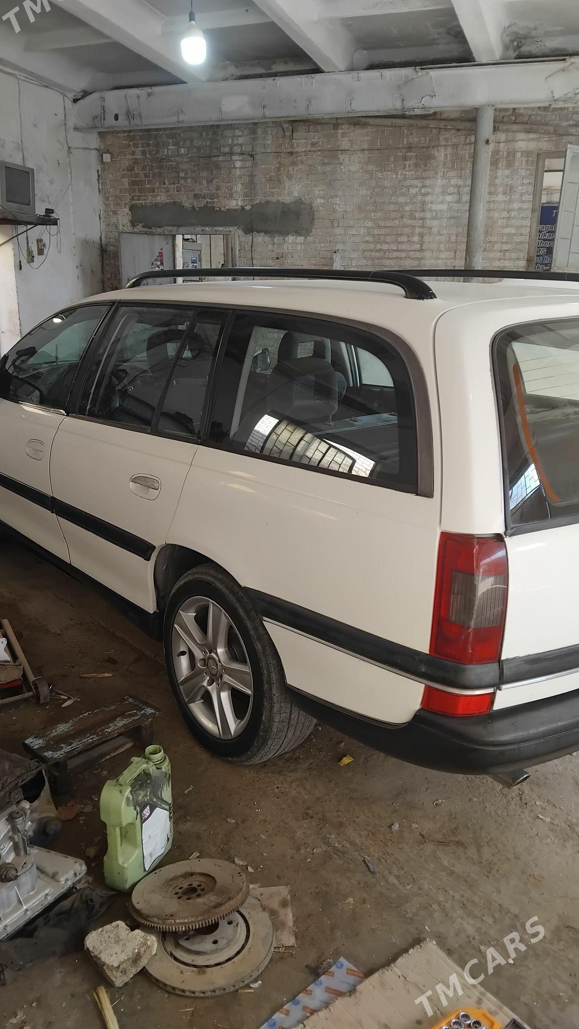 Opel Omega 1995 - 30 000 TMT - Мары - img 1