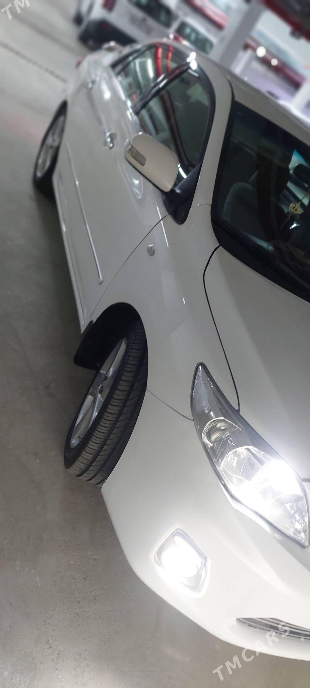 Toyota Corolla 2011 - 168 000 TMT - Кëши - img 8