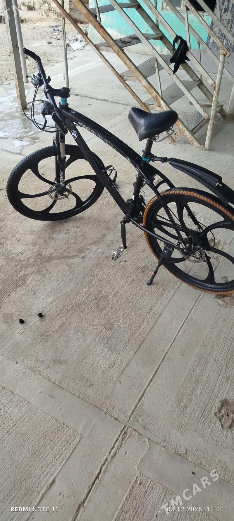 BMW TIGIR - Büzmeýin - img 3