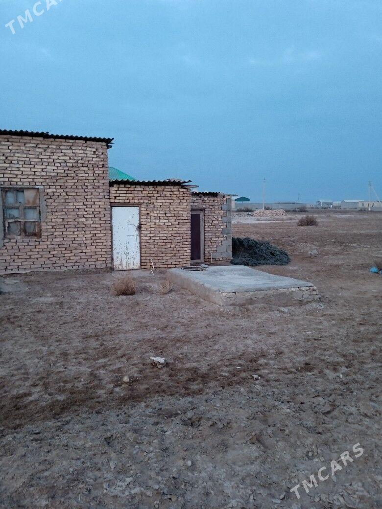 satlyk jaý - Теджен - img 1