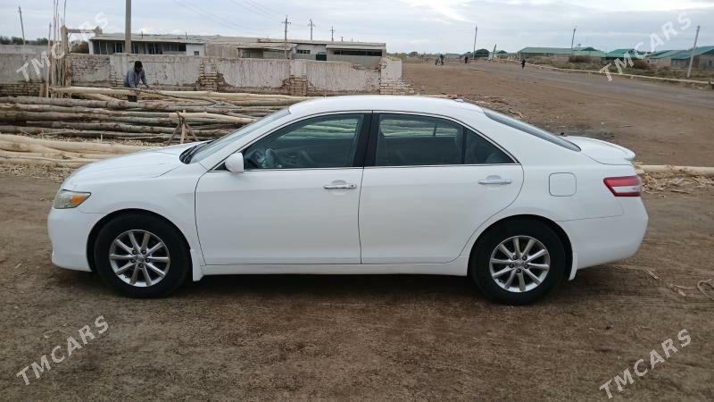 Toyota Camry 2011 - 240 000 TMT - Кёнеургенч - img 2