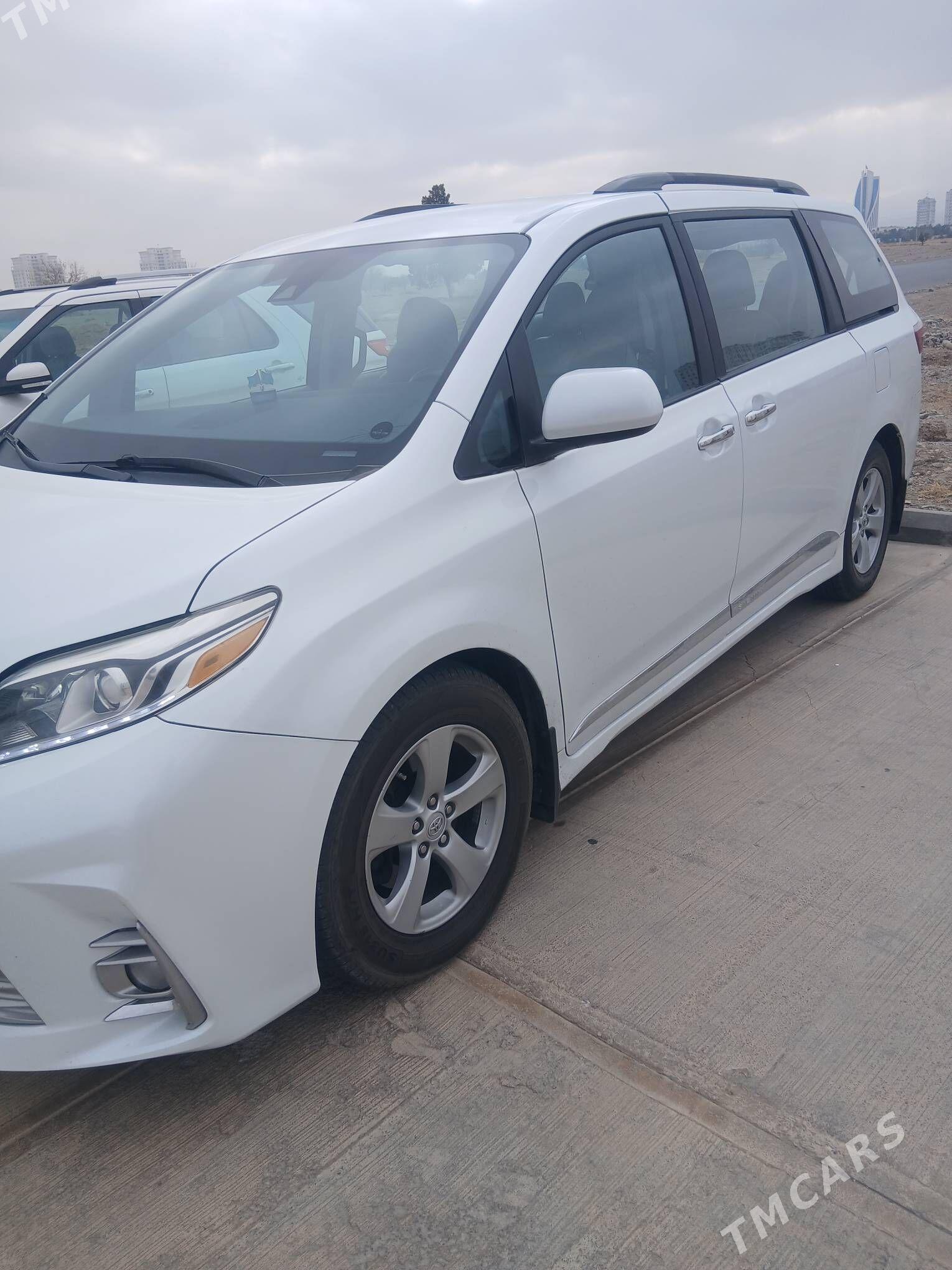 Toyota Sienna 2020 - 355 000 TMT - Мир 2 - img 6