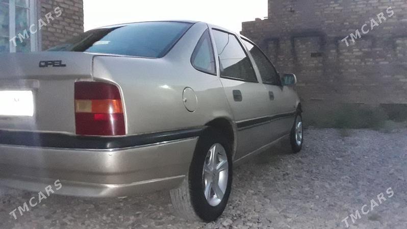 Opel Vectra 1990 - 35 000 TMT - Мары - img 4