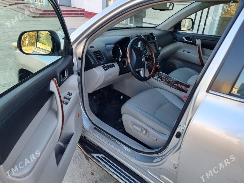 Toyota Highlander 2011 - 375 000 TMT - Гурбансолтан Едже - img 7