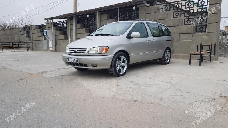 Toyota Sienna 2002 - 248 000 TMT - Ак-Бугдайский этрап - img 2