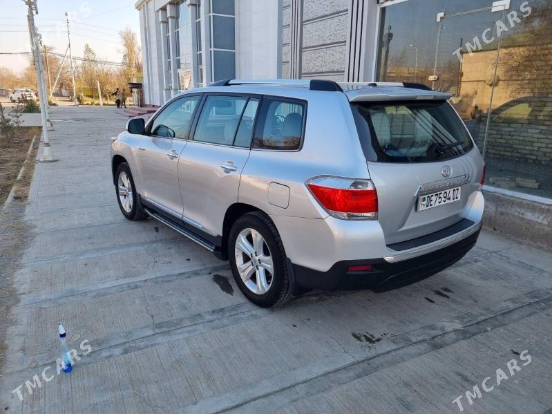 Toyota Highlander 2011 - 375 000 TMT - Гурбансолтан Едже - img 2