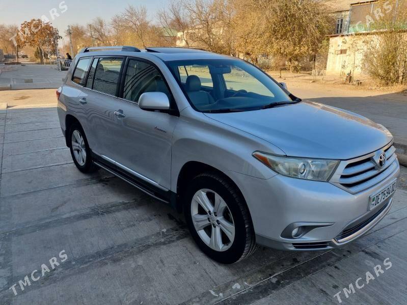 Toyota Highlander 2011 - 375 000 TMT - Гурбансолтан Едже - img 4