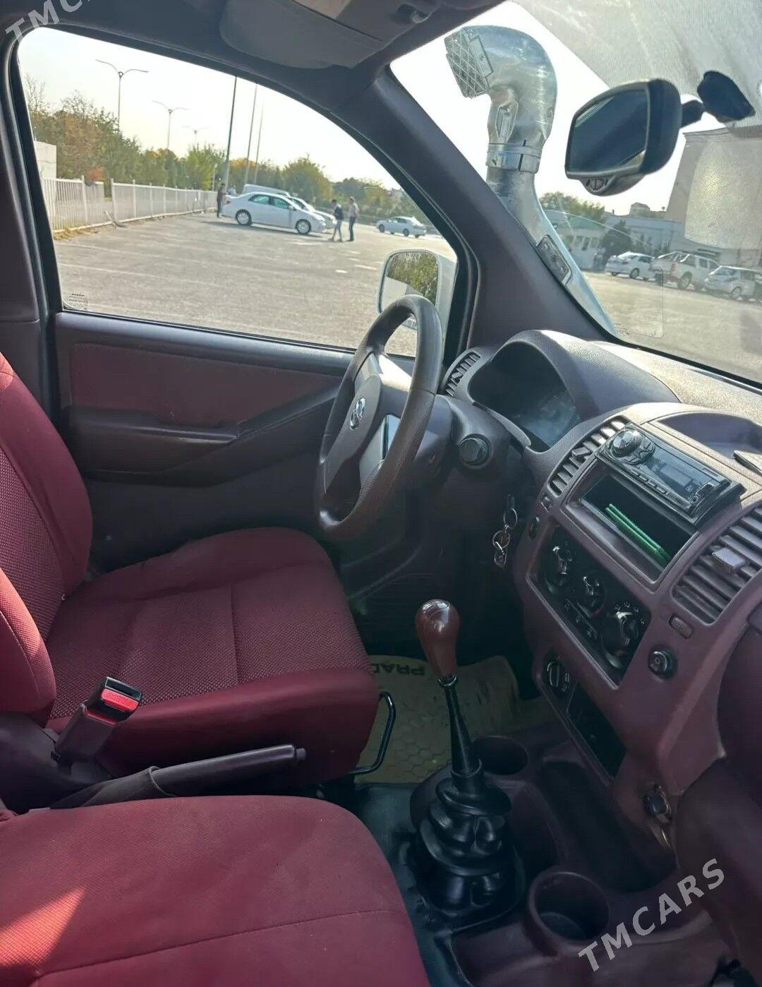 Nissan Navara 2014 - 189 000 TMT - Ак-Бугдайский этрап - img 4