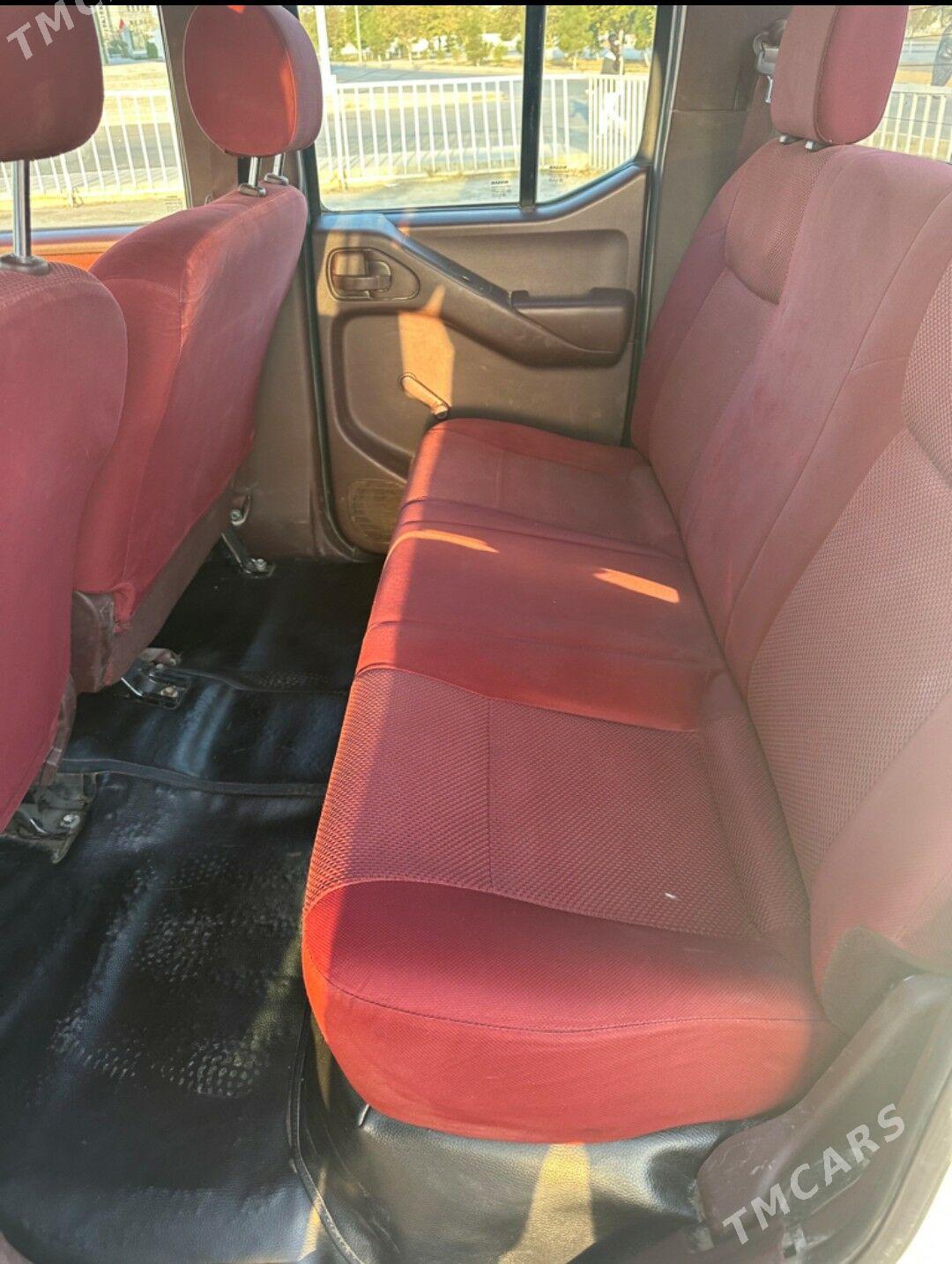 Nissan Navara 2014 - 189 000 TMT - Ак-Бугдайский этрап - img 9