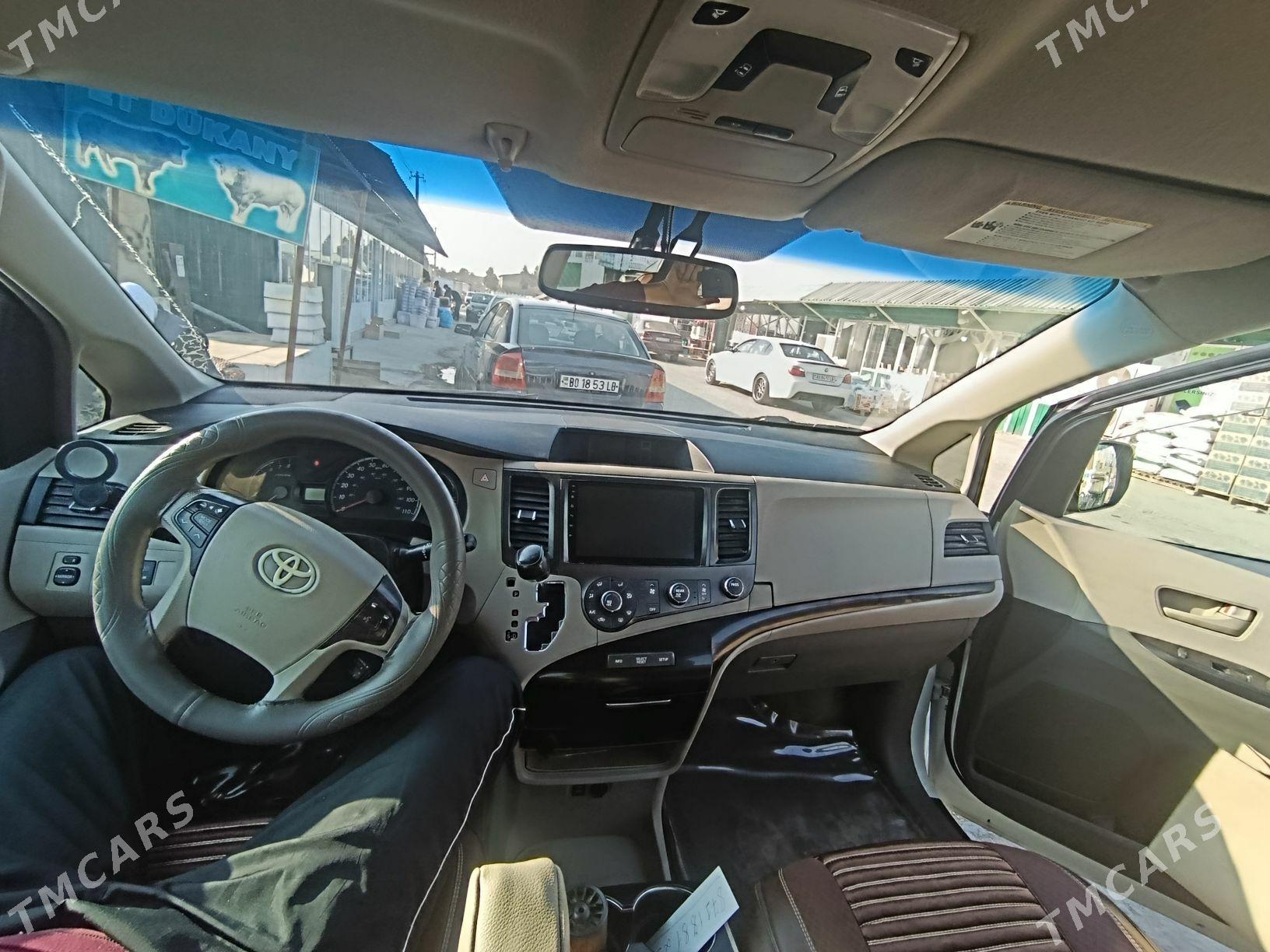 Toyota Sienna 2011 - 290 000 TMT - Туркменабат - img 4