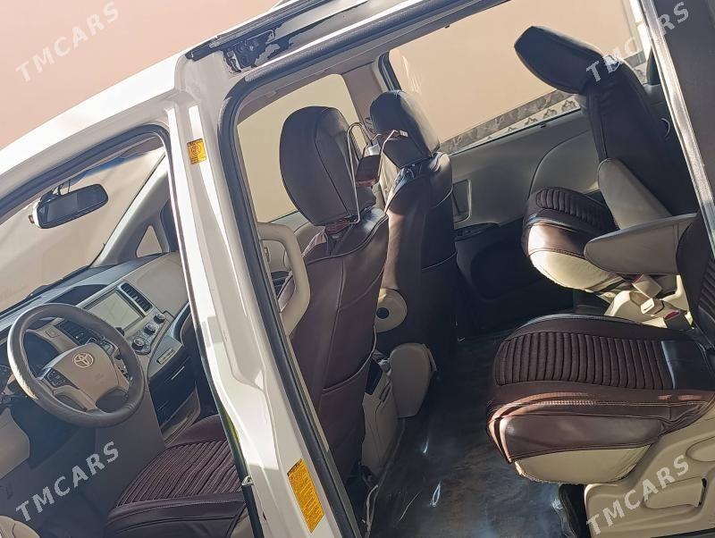 Toyota Sienna 2011 - 290 000 TMT - Туркменабат - img 2