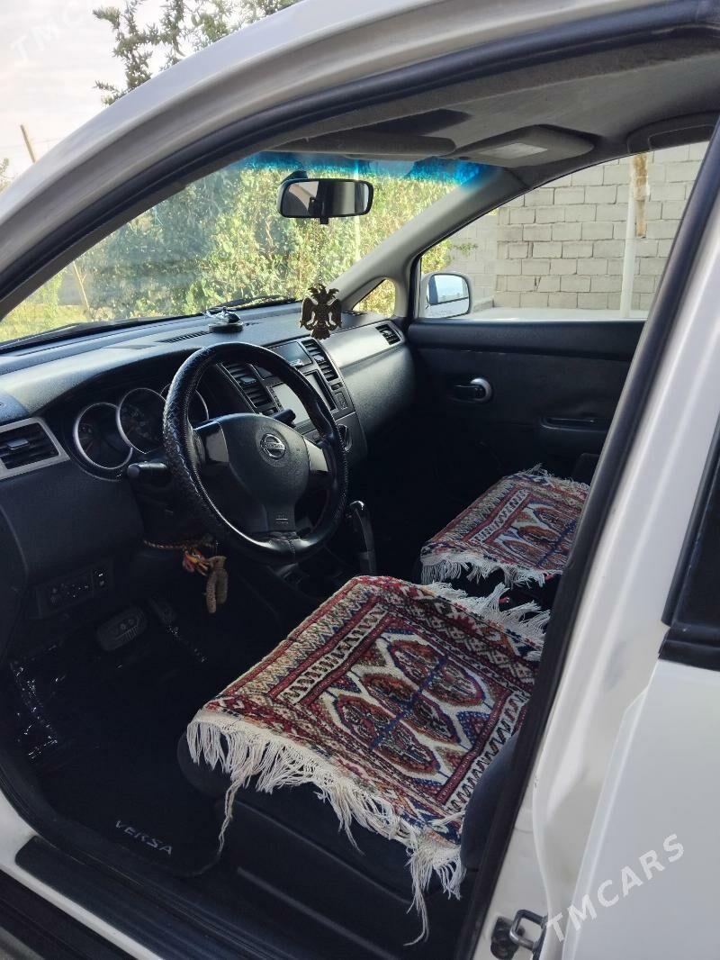 Nissan Versa 2009 - 124 000 TMT - Гёкдепе - img 3