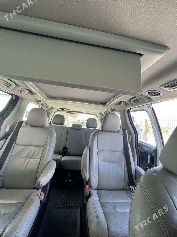 Toyota Sienna 2017 - 410 000 TMT - Бахарден - img 8