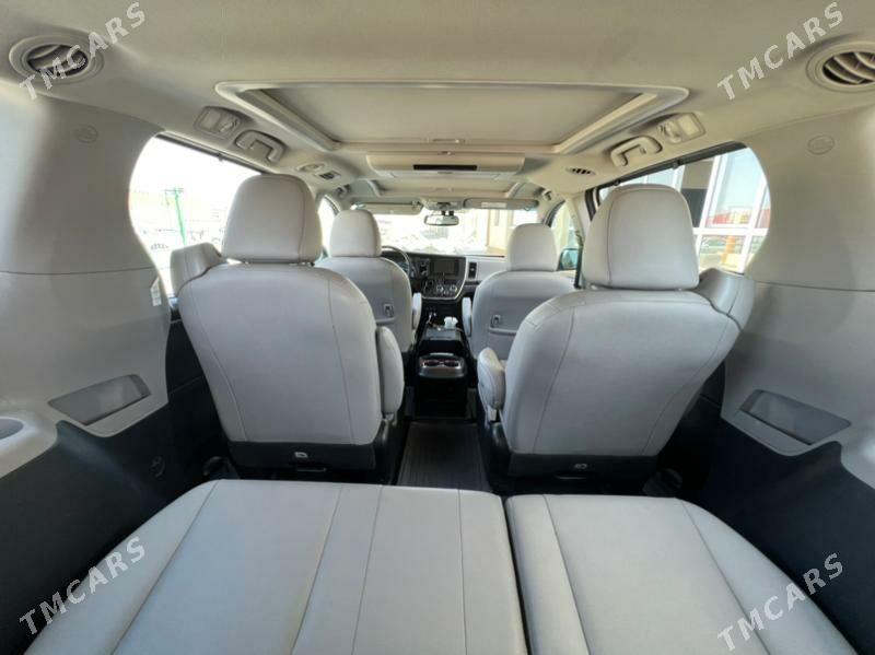 Toyota Sienna 2017 - 410 000 TMT - Бахарден - img 5