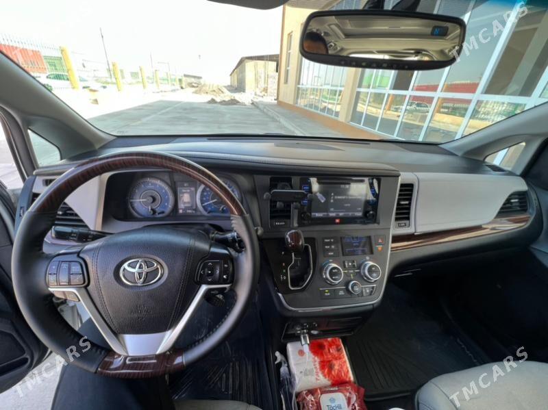 Toyota Sienna 2017 - 410 000 TMT - Бахарден - img 7
