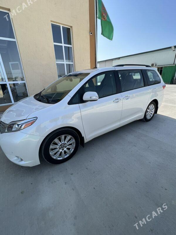 Toyota Sienna 2017 - 410 000 TMT - Бахарден - img 4