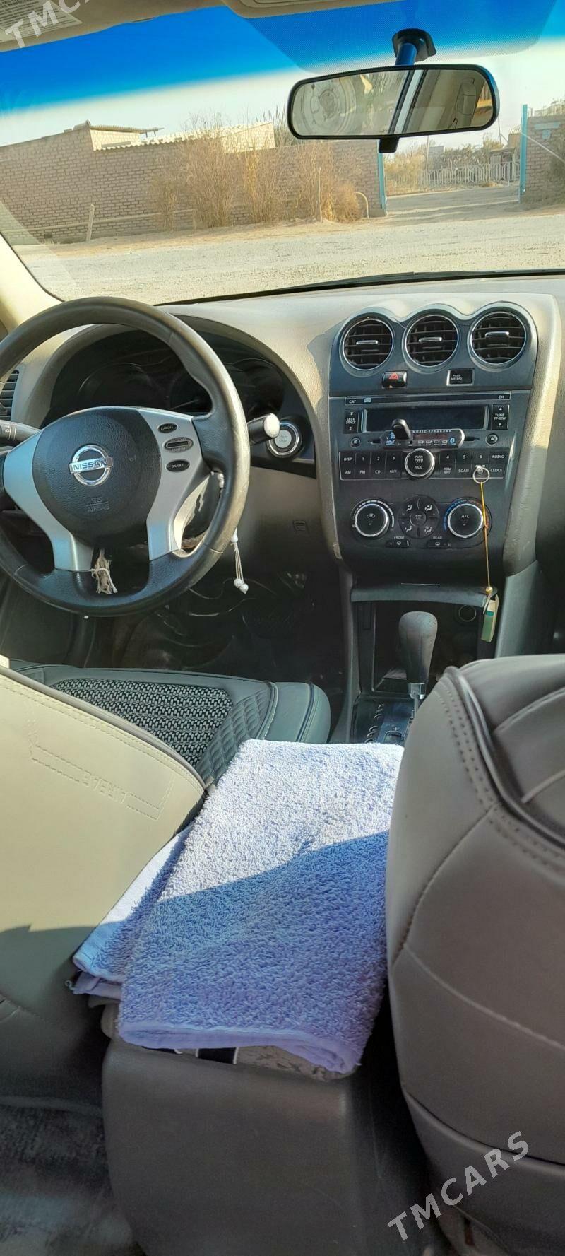 Nissan Altima 2009 - 90 000 TMT - Серахс - img 5