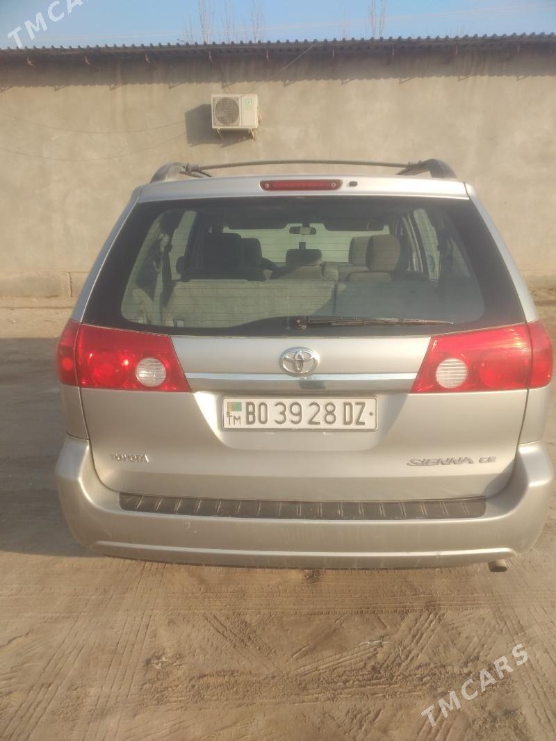 Toyota Sienna 2006 - 240 000 TMT - Гурбансолтан Едже - img 2