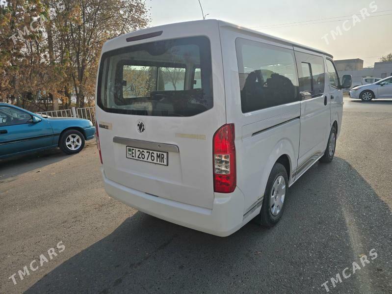 Toyota Hiace 2018 - 280 000 TMT - Мары - img 5