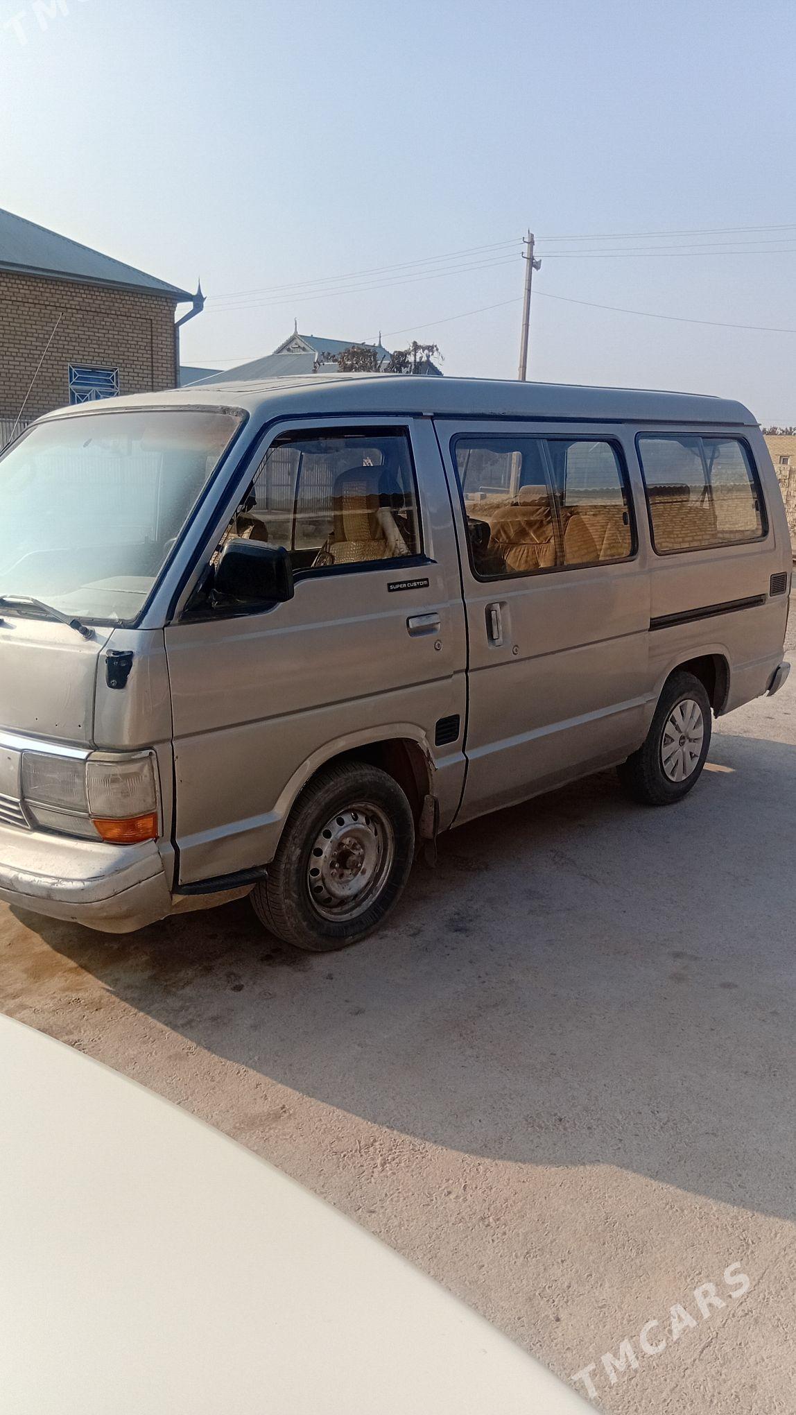 Toyota Hiace 1989 - 33 000 TMT - Sakarçäge - img 4
