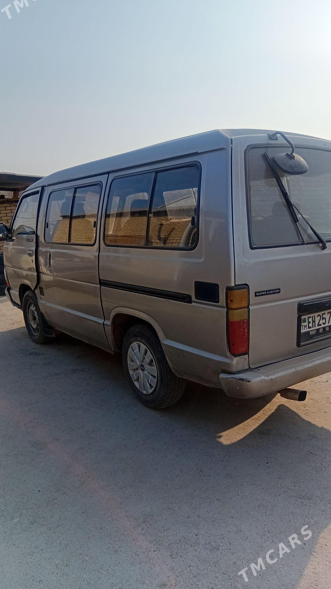 Toyota Hiace 1989 - 33 000 TMT - Sakarçäge - img 3