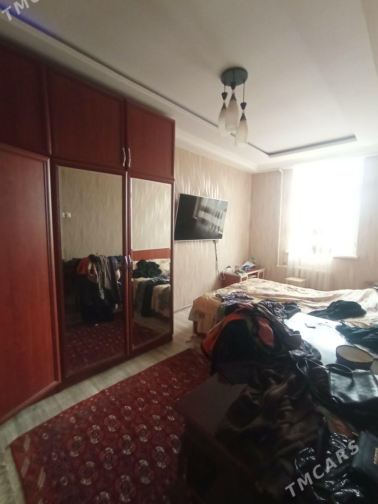 4ком 4/3 этаже центре города - Ашхабад - img 2